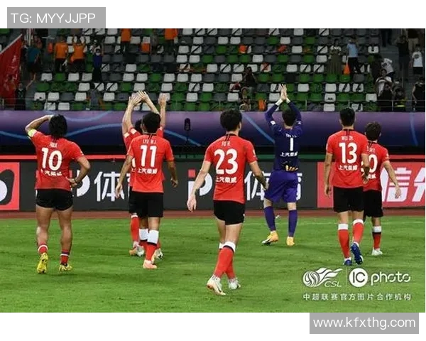 中超足球比赛热潮来袭球迷激情四溢期待精彩对决与新星崛起